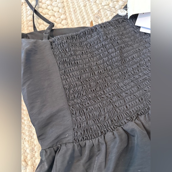 WAYF, The Edit by Emma Rose, black shirt with puff sleeves - Picture 10 of 10